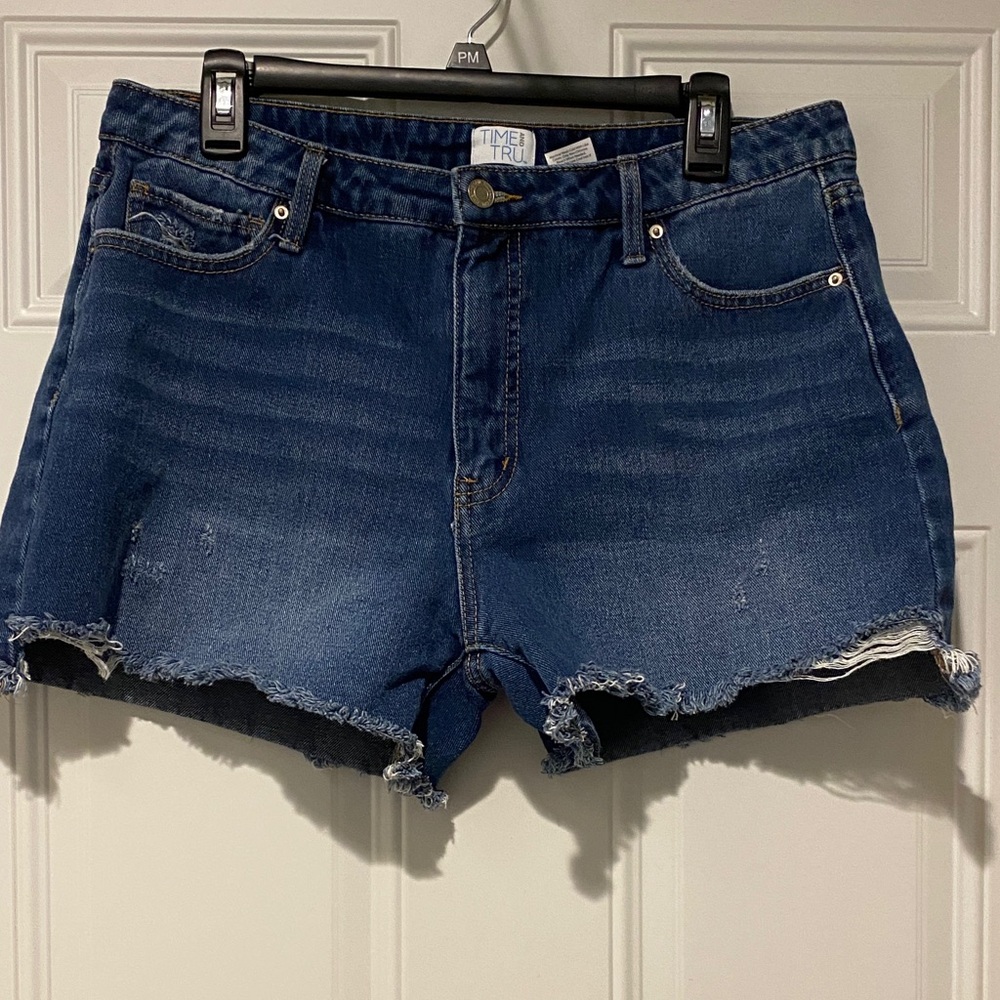 Time and Tru Women's Denim Blue Frayed Jean Shorts